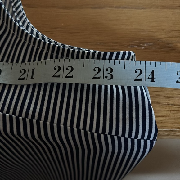 LIKE NEW J Crew Factory Button Back Sleevelss Shell, Sz XXL, Navy/White Stripe - Picture 7 of 8